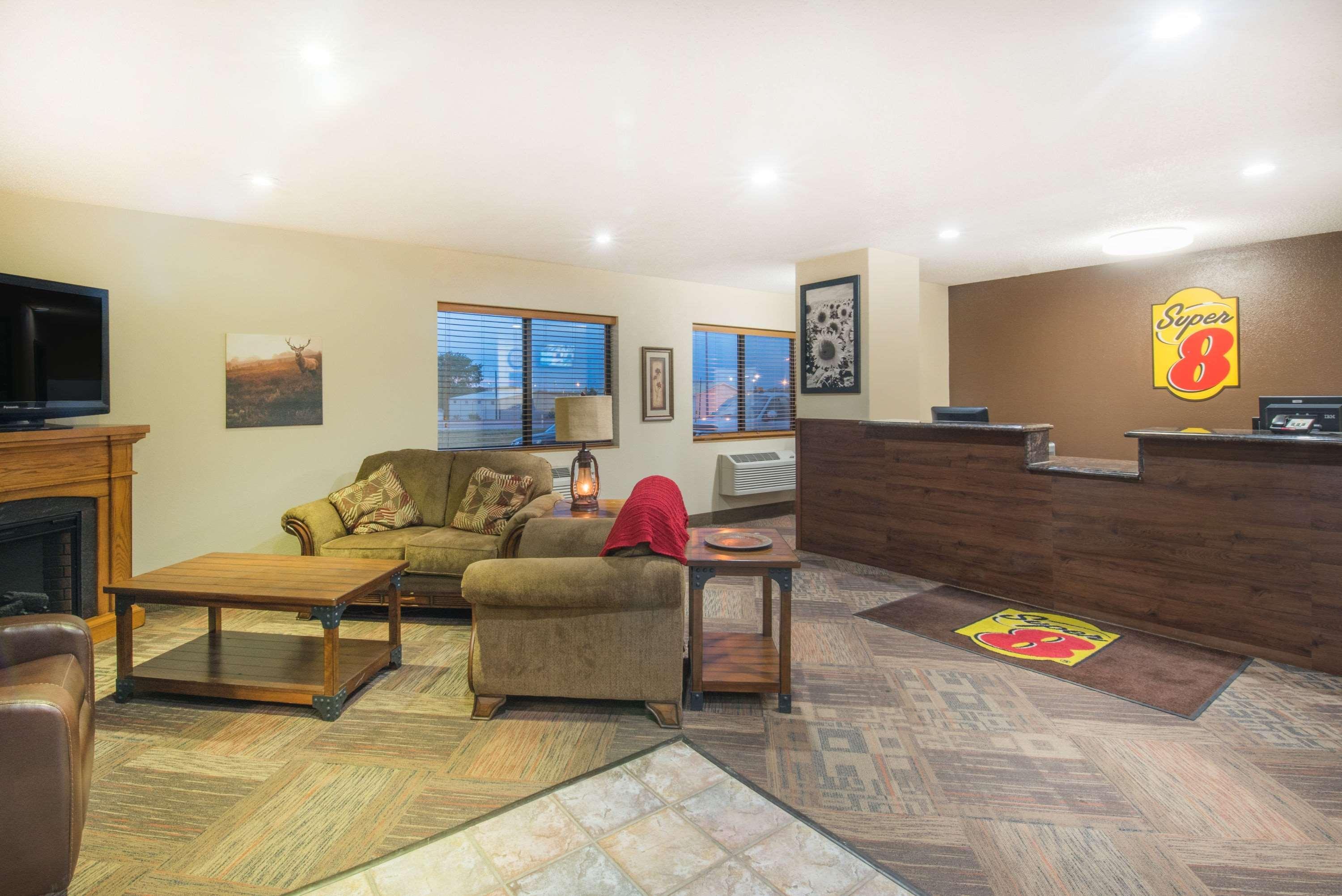 Super 8 By Wyndham Jamestown Dış mekan fotoğraf