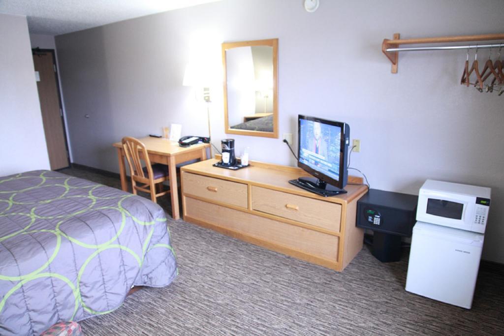 Super 8 By Wyndham Jamestown Oda fotoğraf