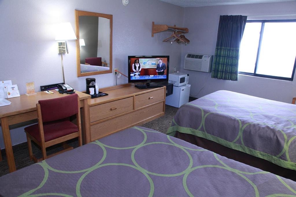 Super 8 By Wyndham Jamestown Oda fotoğraf